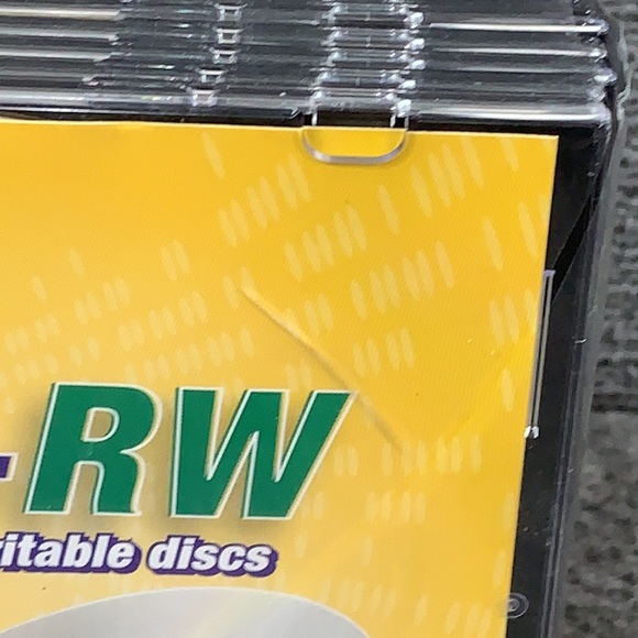 Staples DVD+RW Rewritable Discs 10-pack 4.7GB 2 Hrs Data Photos Music Video - Picture 5 of 12